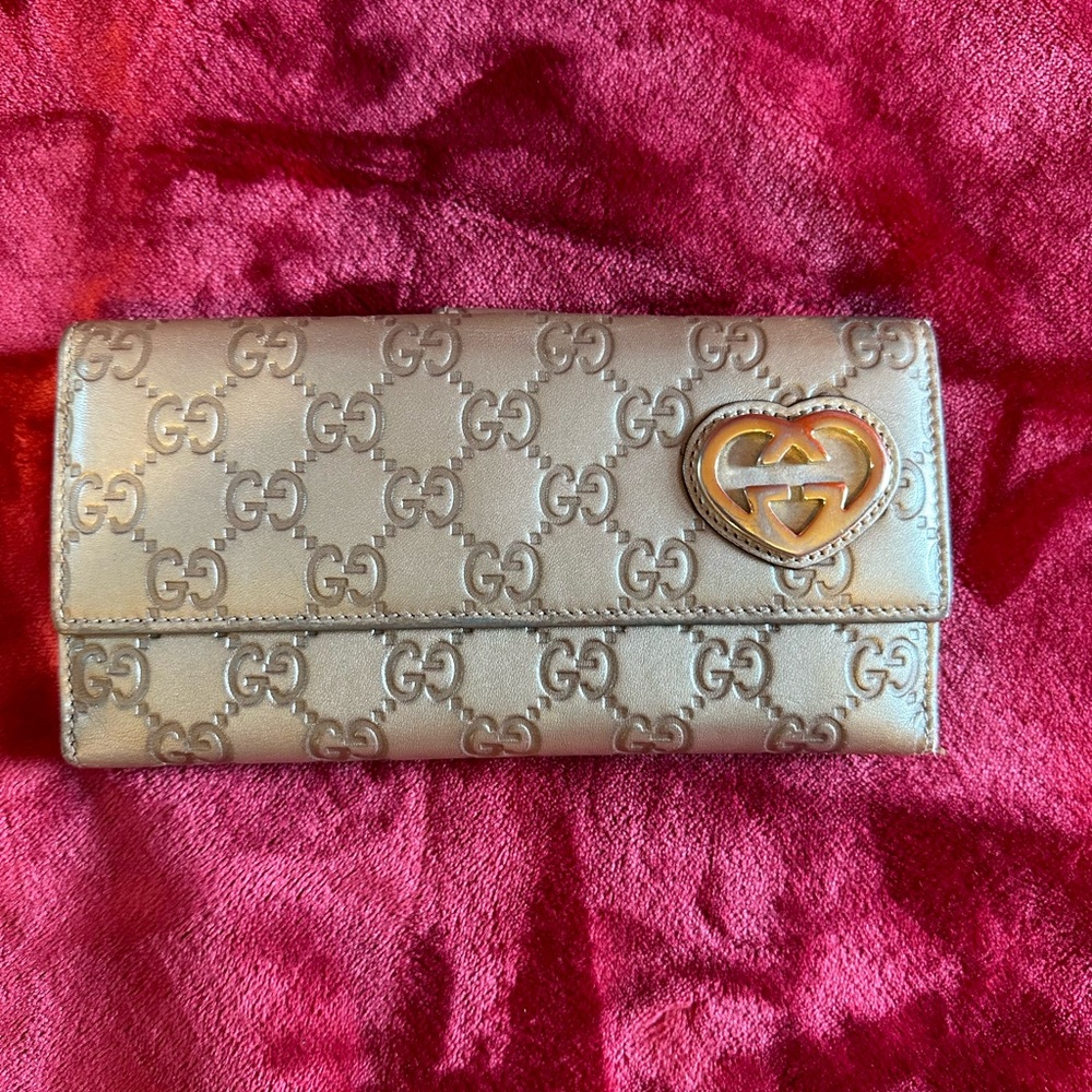 Gucci women’s wallet used